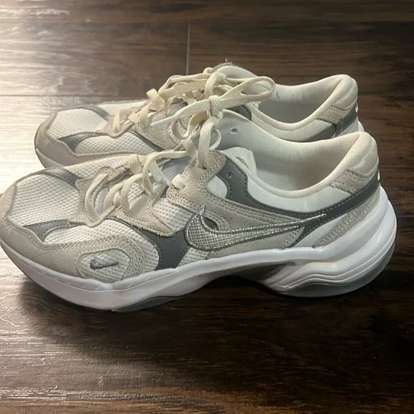 Nike White and Gray Sneakers AL8 - Picture 4 of 5